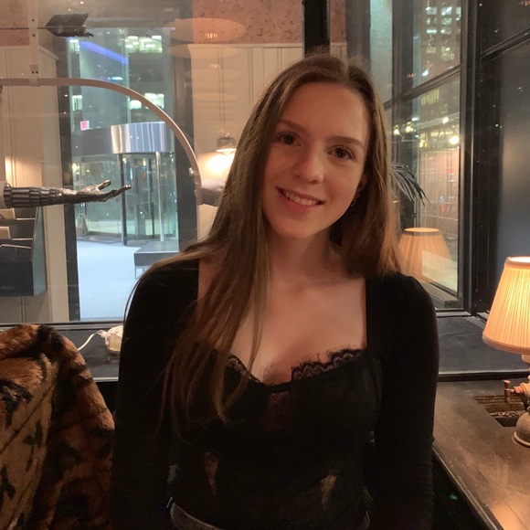 Meet your Posher, Anabelle - Picture 2 of 2